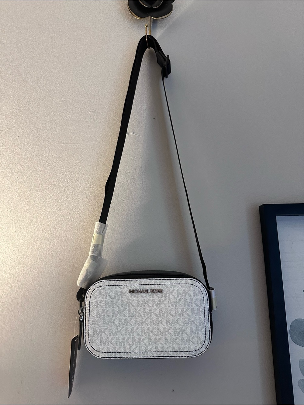 Michael Kors Cooper Bright White Double Zip Medium Camera Bag - Picture 5 of 10